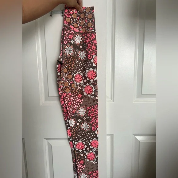 Aerie chill play move floral leggings - Picture 2 of 4